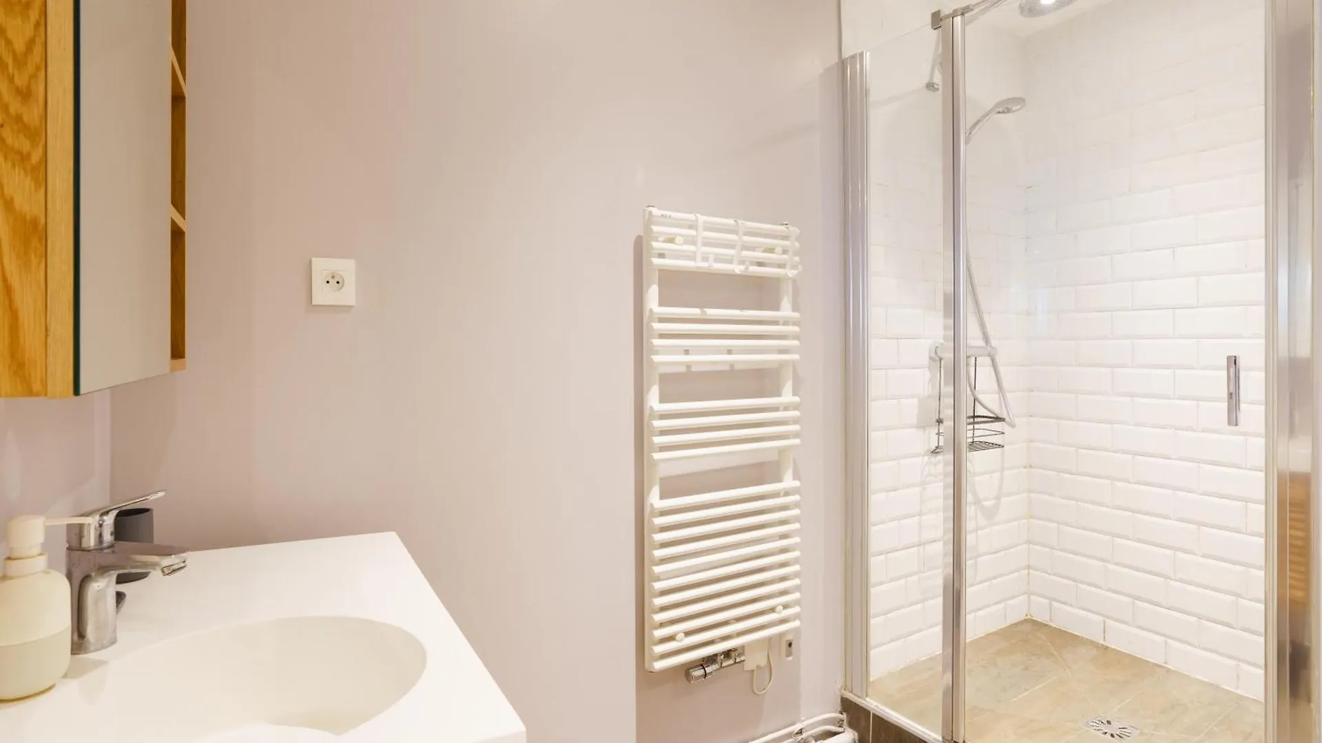 Apartment Bright And Airy 1bd Quartier De La Gare *